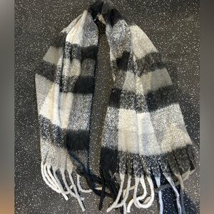 Plaid Black and White Scarf